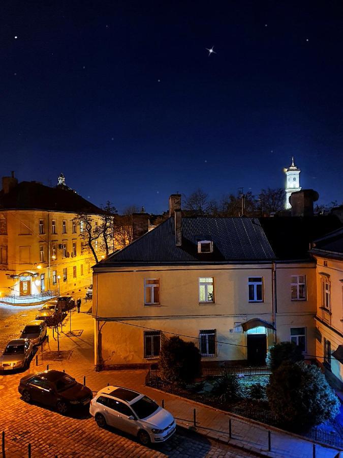 Homey Apartment On Vicheva Str. Lviv Buitenkant foto